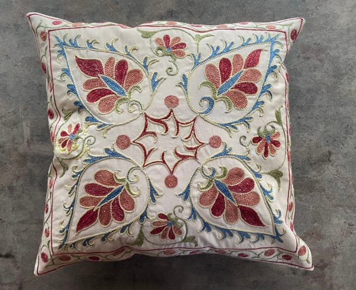 ウズベキスタン製 シルク スザニ刺繍 クッションカバー 45×46 SZN713