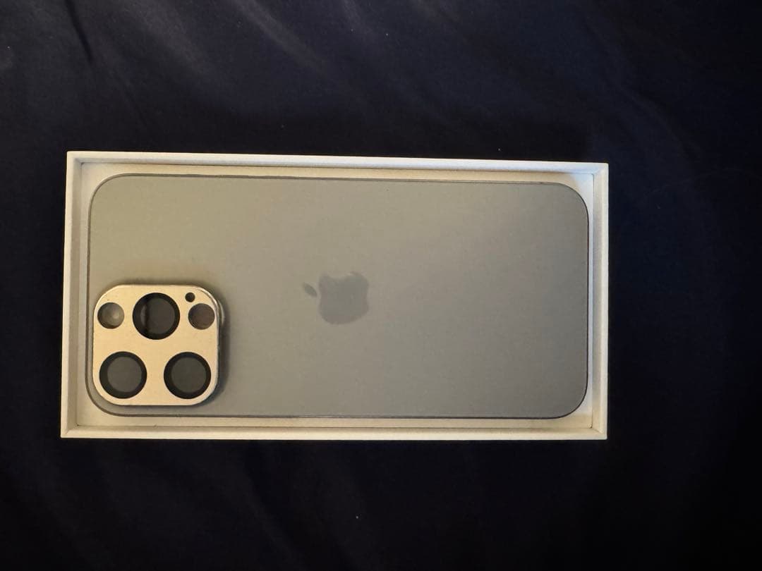 美品iPhone 15 Pro Max 256GB ナチュラルチタンニウム 本体