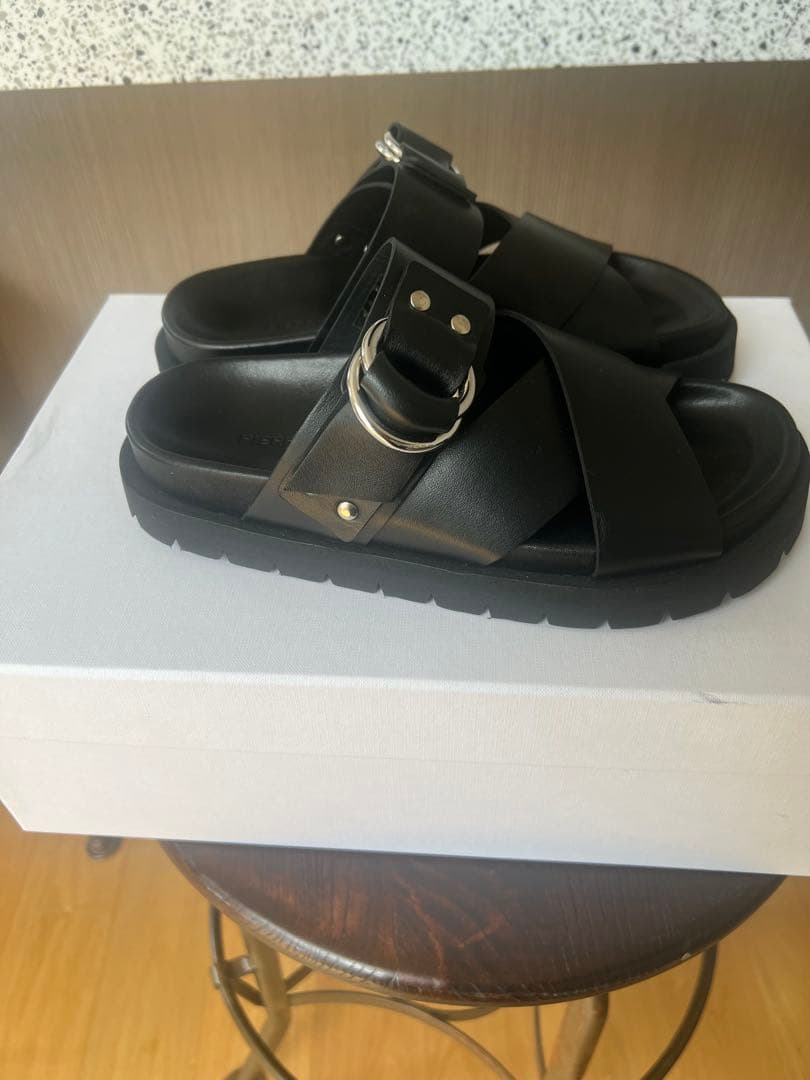 ピエールアルディ　クロスライドサンダルブラック36