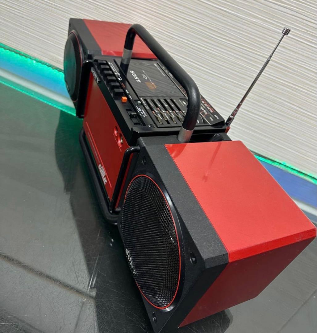 美品ソニーSONY CFS-700 キューブリック 赤 レトロラジカセ　ラジオ