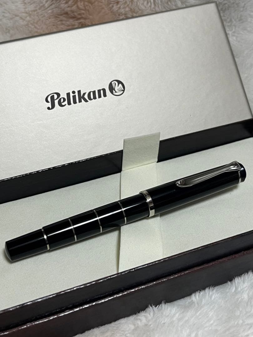 ☆新品未使用 ペリカン 万年筆 クラシック M215 ブラック ニブEF 極細☆
