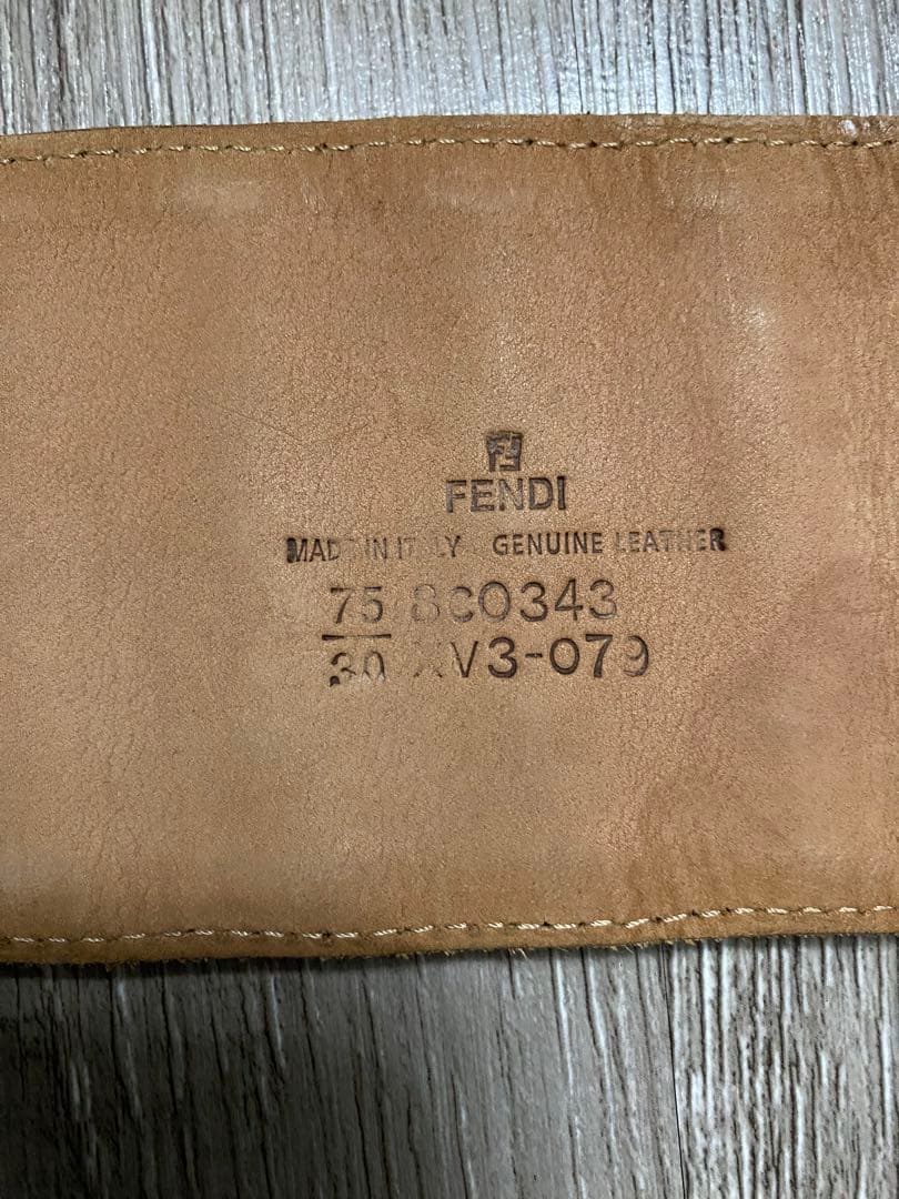 FENDI 幅広ベルト　スウェード　ウッド　木製　ロゴ　レディース