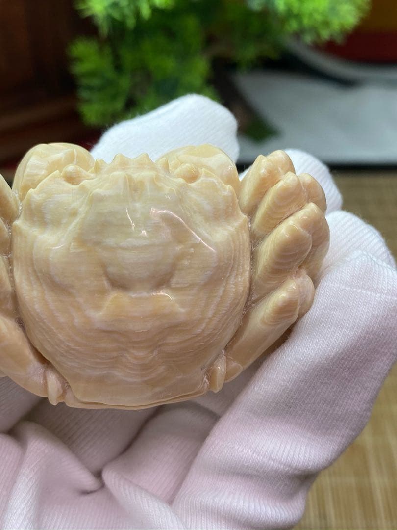 天然マンモス牙美しい手作り彫刻　カニ手遊び　握り物　置物