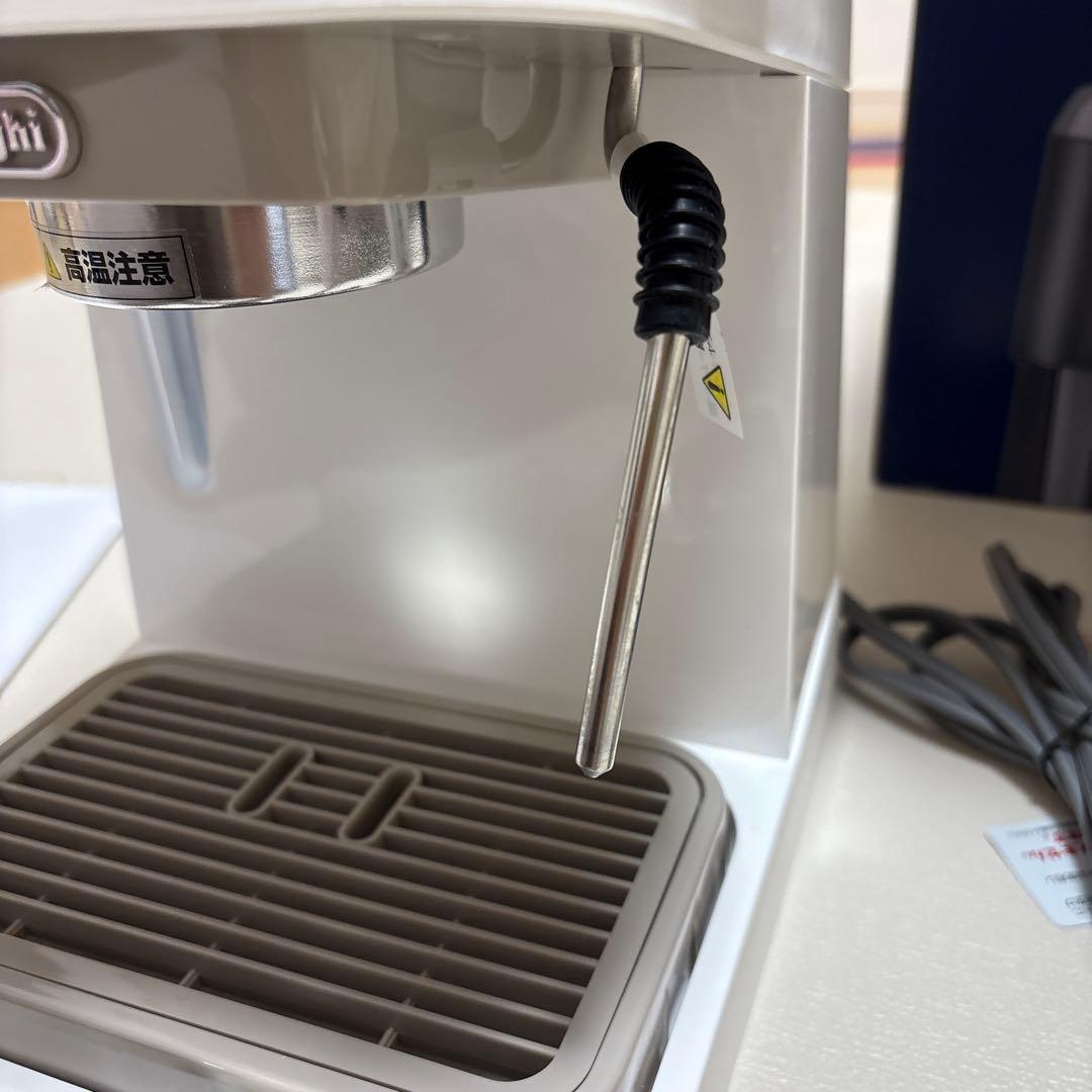 DeLonghi スティローザ（EC235J-W ）エスプレッソメーカー