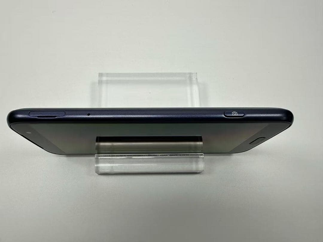 美品 NTT docomo らくらくスマートフォン F-53E ネイビー