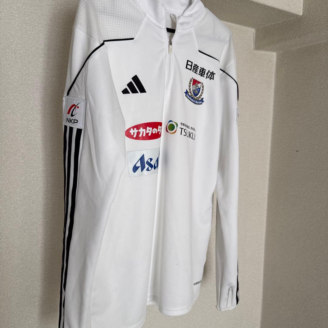 横浜fマリノスの長袖ハーフジップ