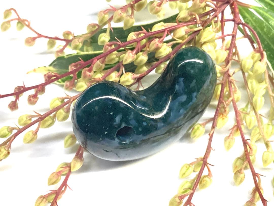 ✳最上位‼️出雲石【碧玉】勾玉　浮き草*雪輪のW文様入りのコレクション展示品お宝‼️