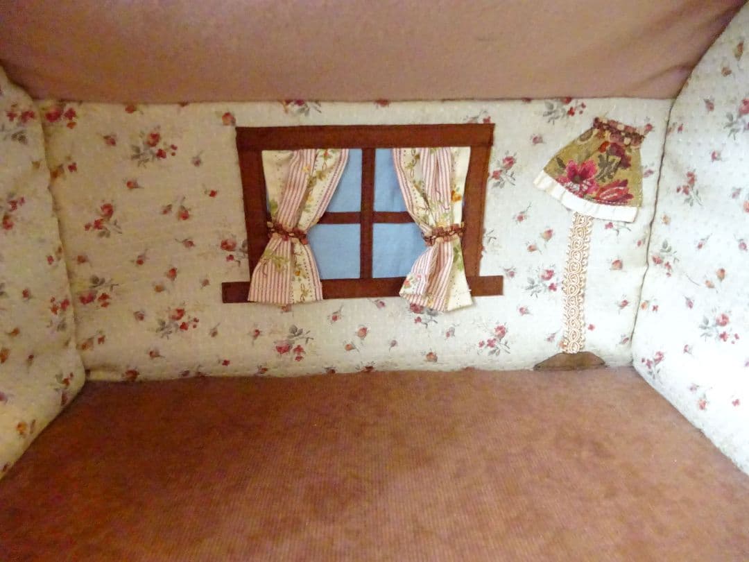 マニー　うさぎハウスコラージュ小物入れ　ぬいぐるみ　イマンローズウォールポケット