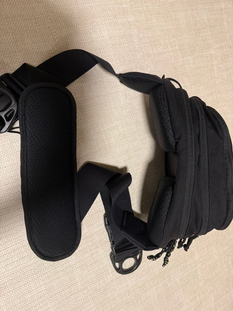 Hugoo ヒップシート ブラック CORDURA