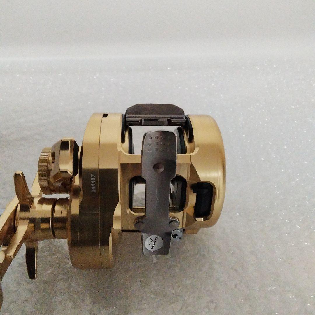 シマノ　オシアコンクエスト301HG 044457 新品未使用　在庫処分