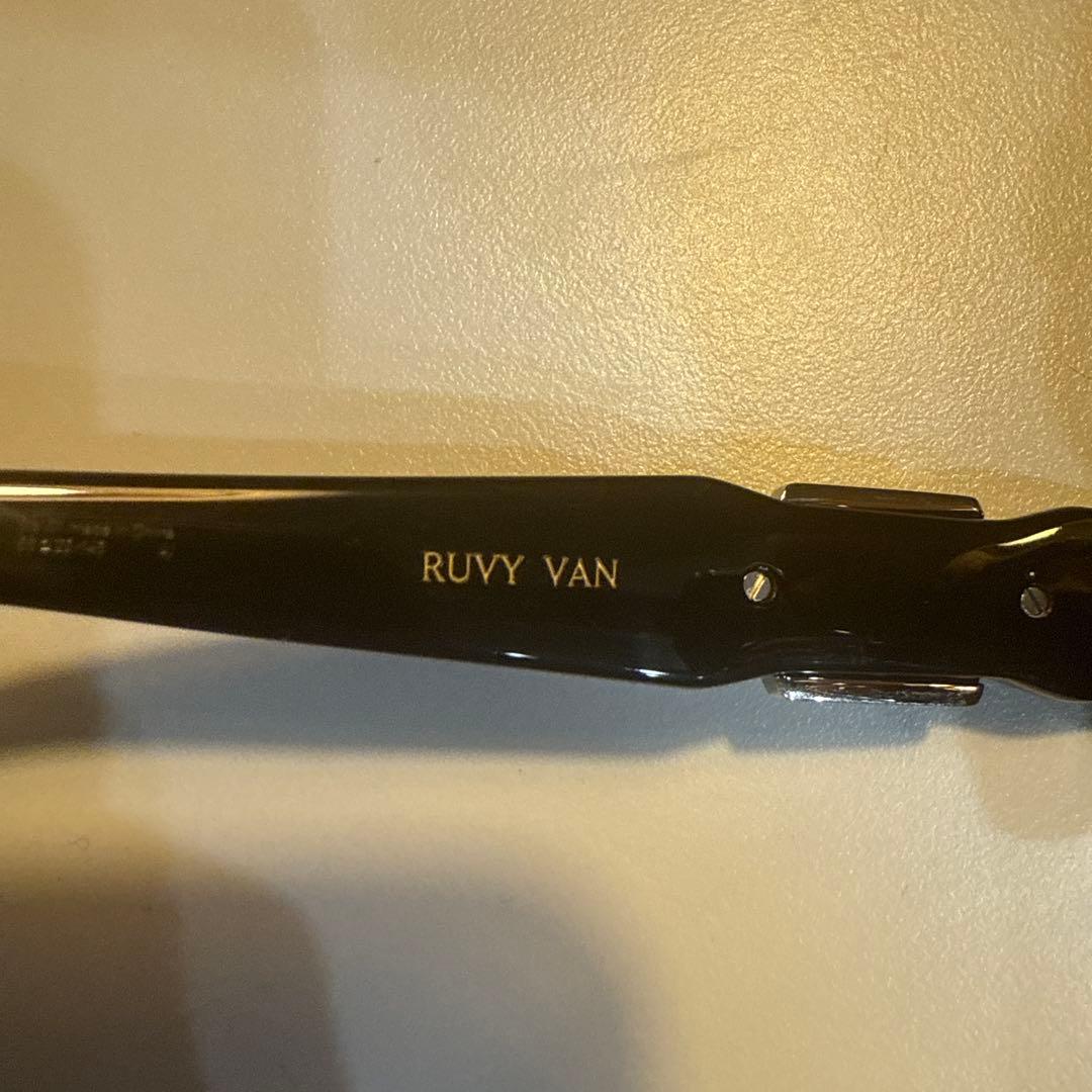 と*ー様 GENTLE MONSTER Ruvy Van 01