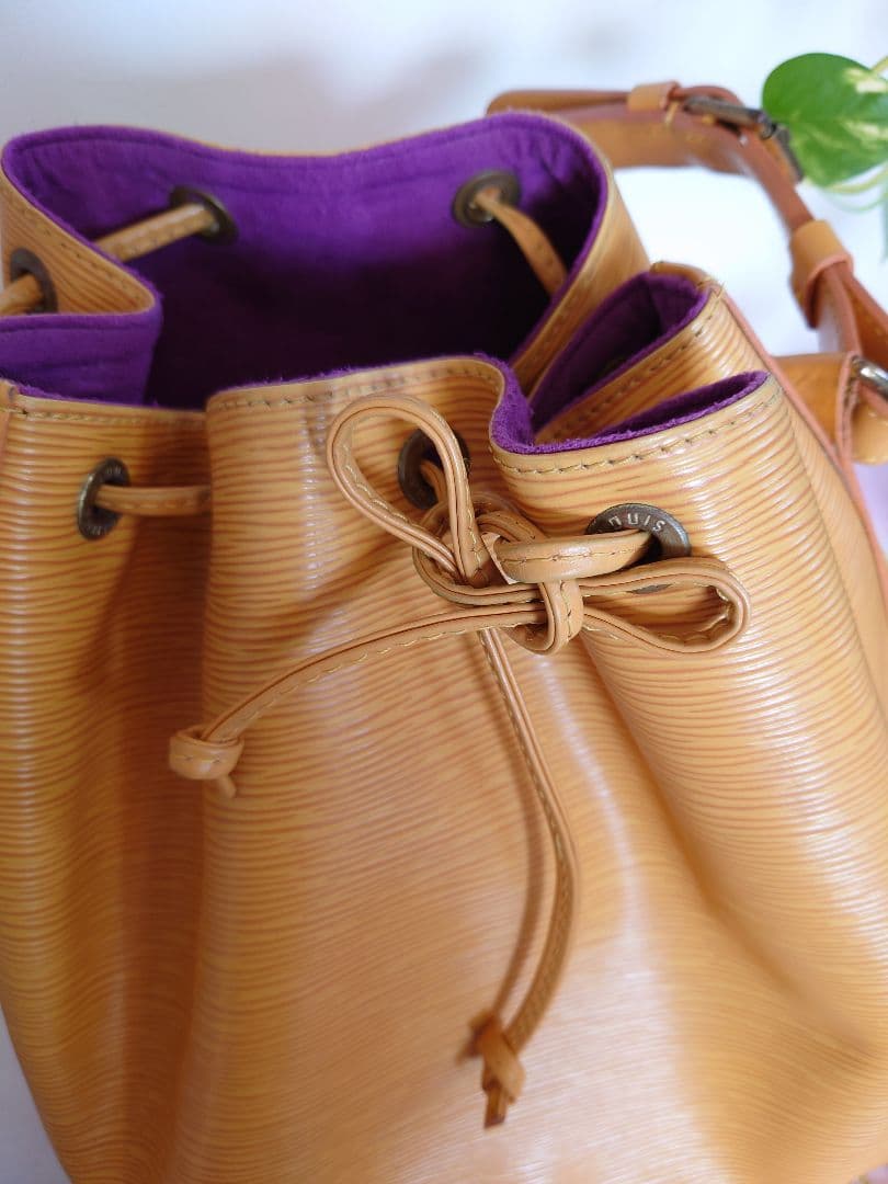 ルイヴィトンLouis Vuitton プチノエ　イエロー