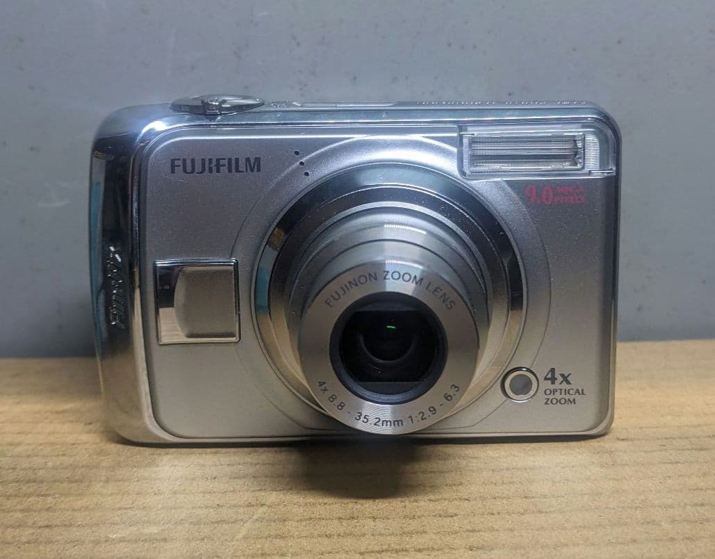 FUJIFILM FinePix A900 デジカメ 単三電池　動作品