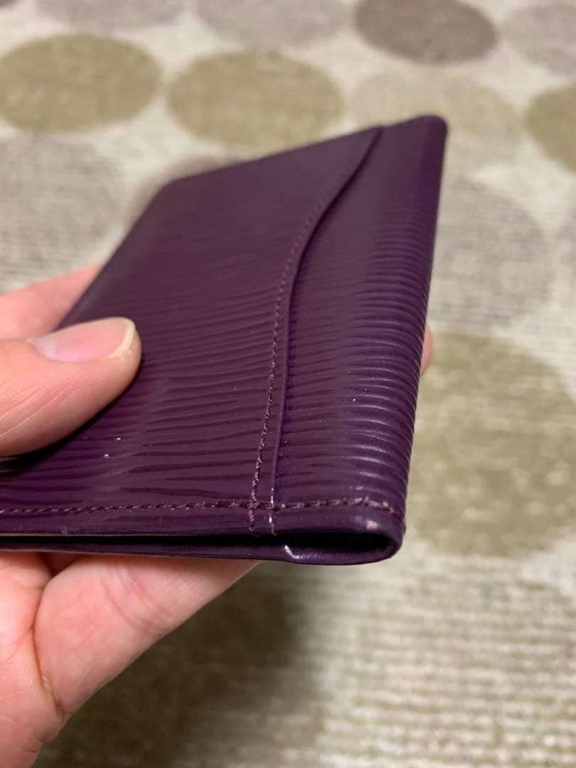 ルイヴィトンエピ 名刺入れ