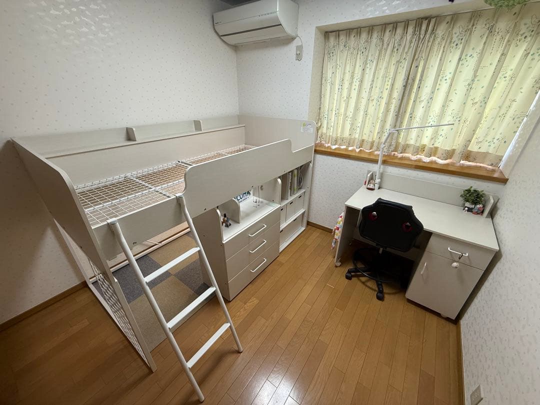 ロフトベッド・デスク付きホワイト 勉強机&椅子