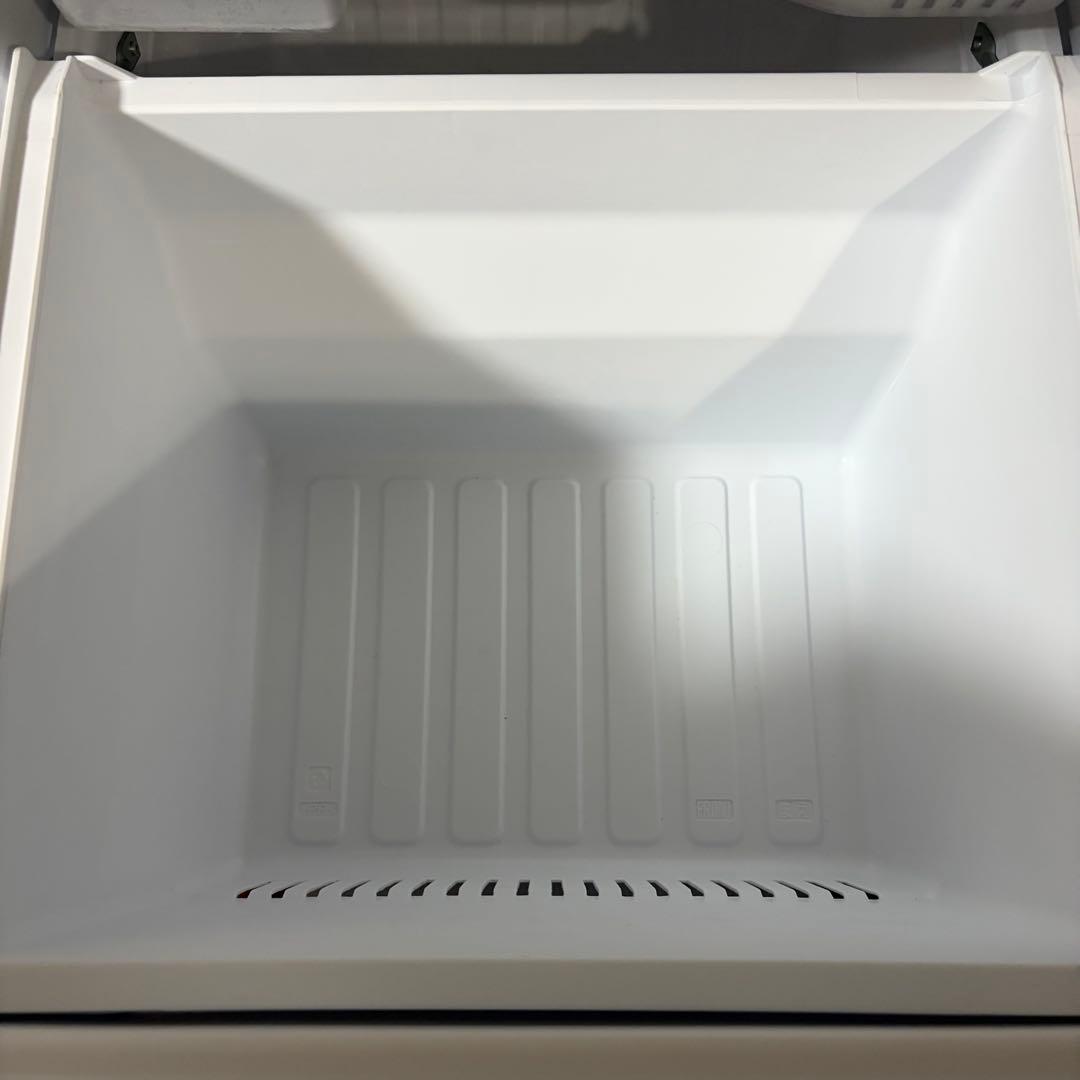 【送料込】三菱 一人暮らし 冷蔵庫 146L MR-P15EC ホワイト 特価品