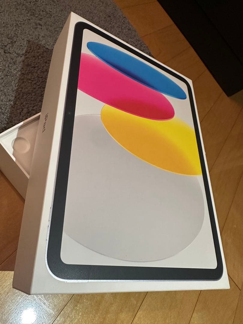 Apple iPad 7世代目本体 カバー付き