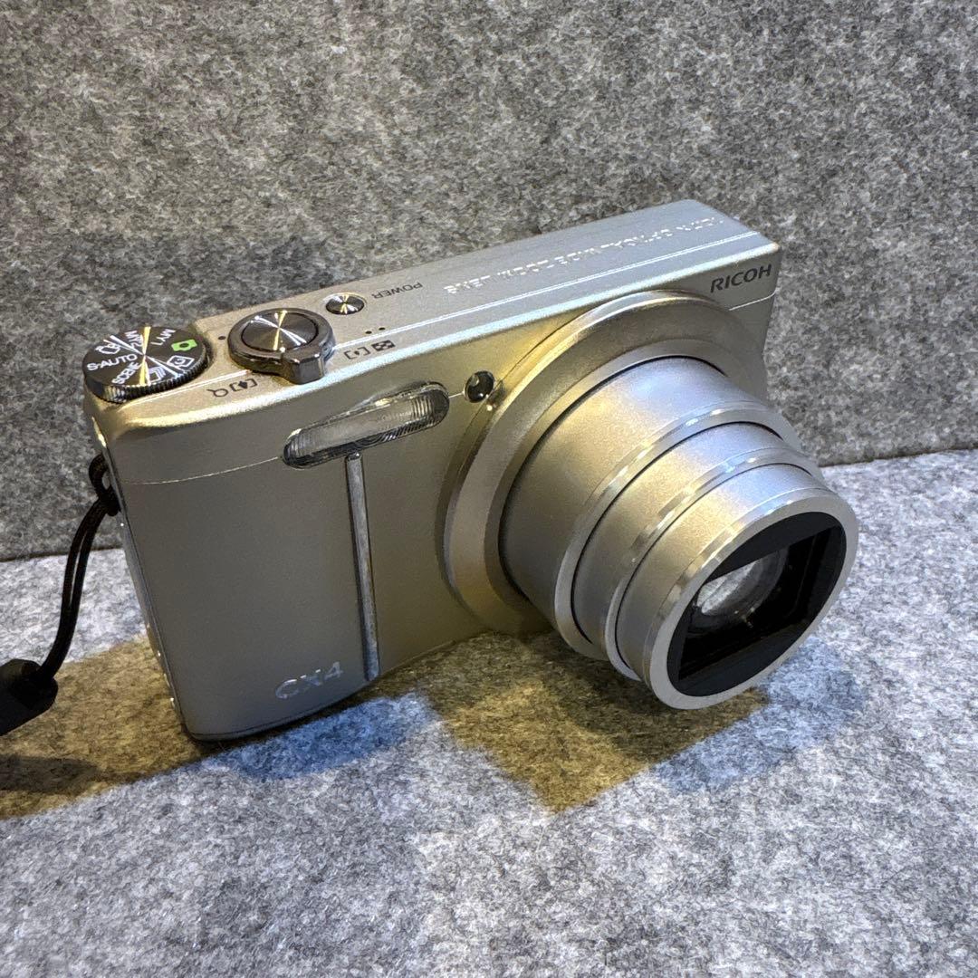 【美品】RICOH CX4 シルバー コンパクトデジタルカメラ