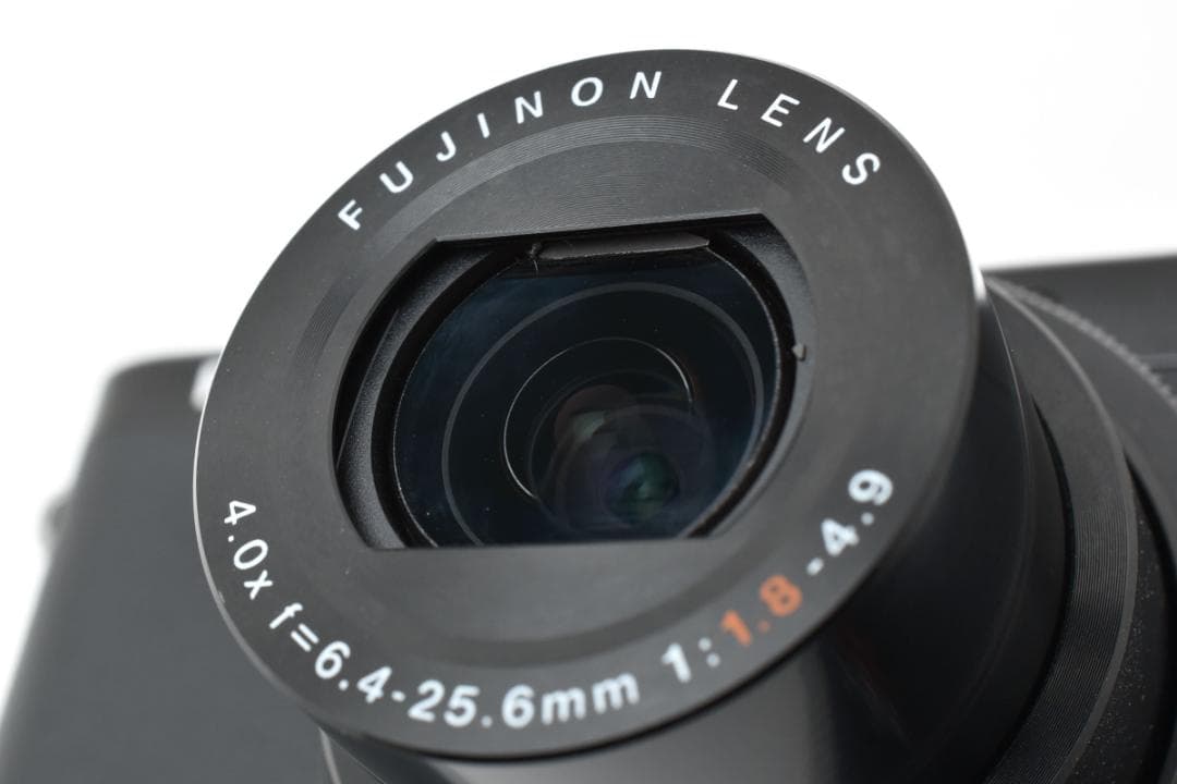 美品 FUJIFILM XQ1 ブラック デジタルカメラ