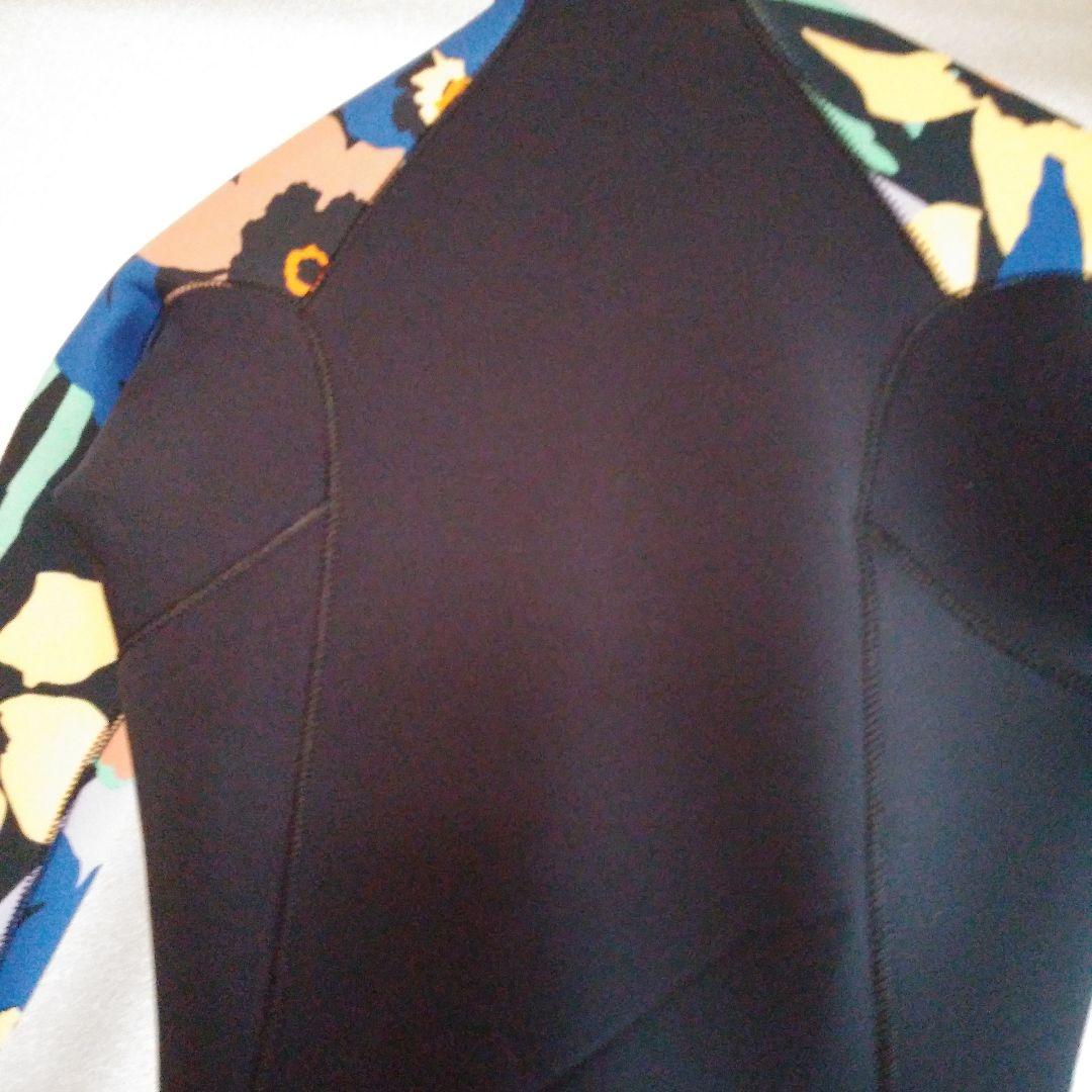 ROXY ロキシーフルスーツ ブラック/カラフルな花柄 M