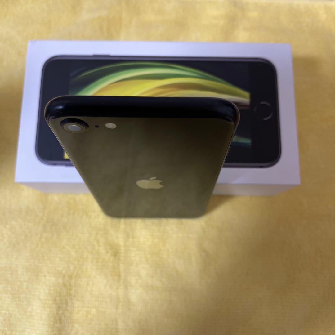 し*う様 Apple iPhone SE 64GB バッテリー最大容量86%