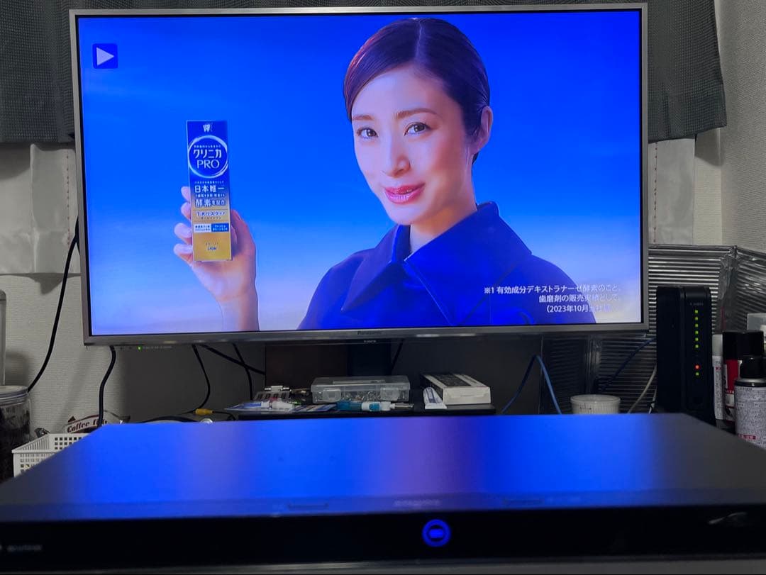 ULTRA HD 2TB 3番組録画　シャープBDレコーダー　BD-UT2100