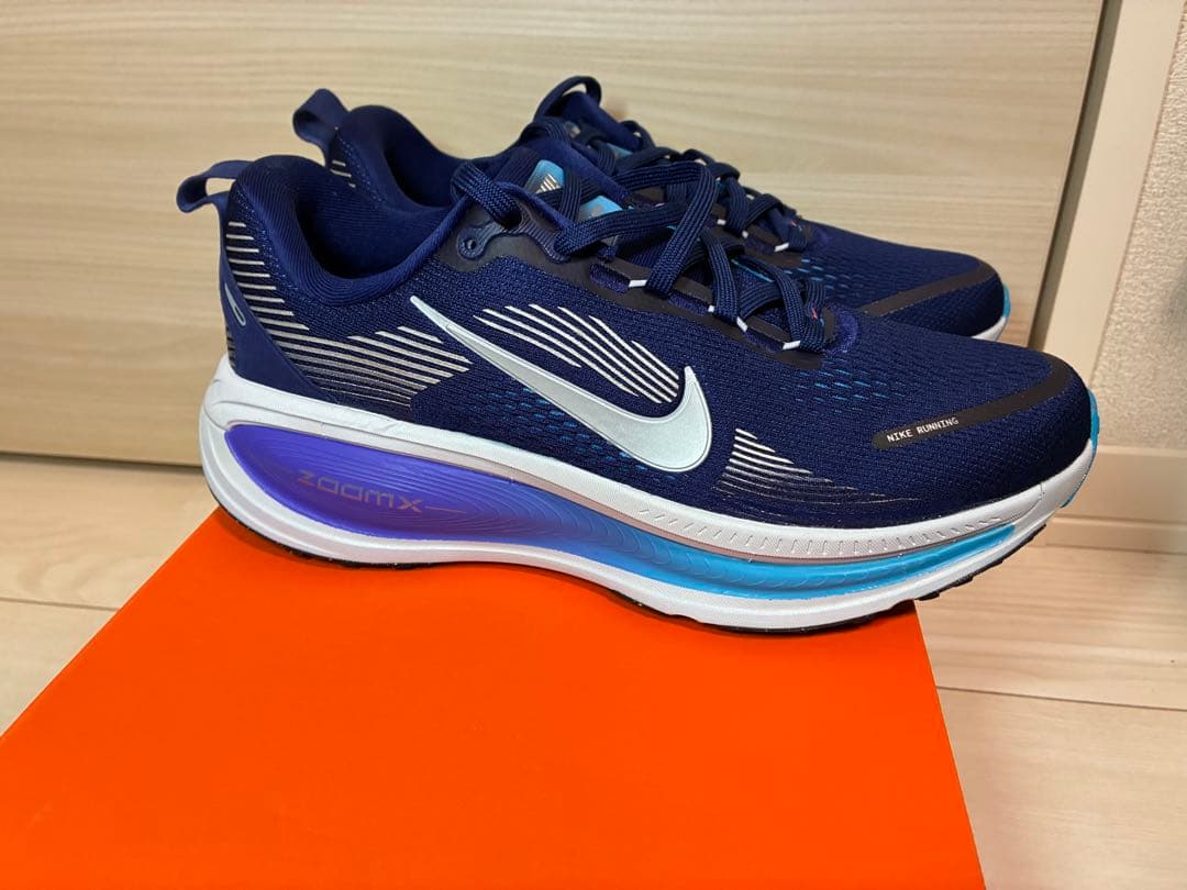 Nike Vomero 18 ネイビー　26センチ