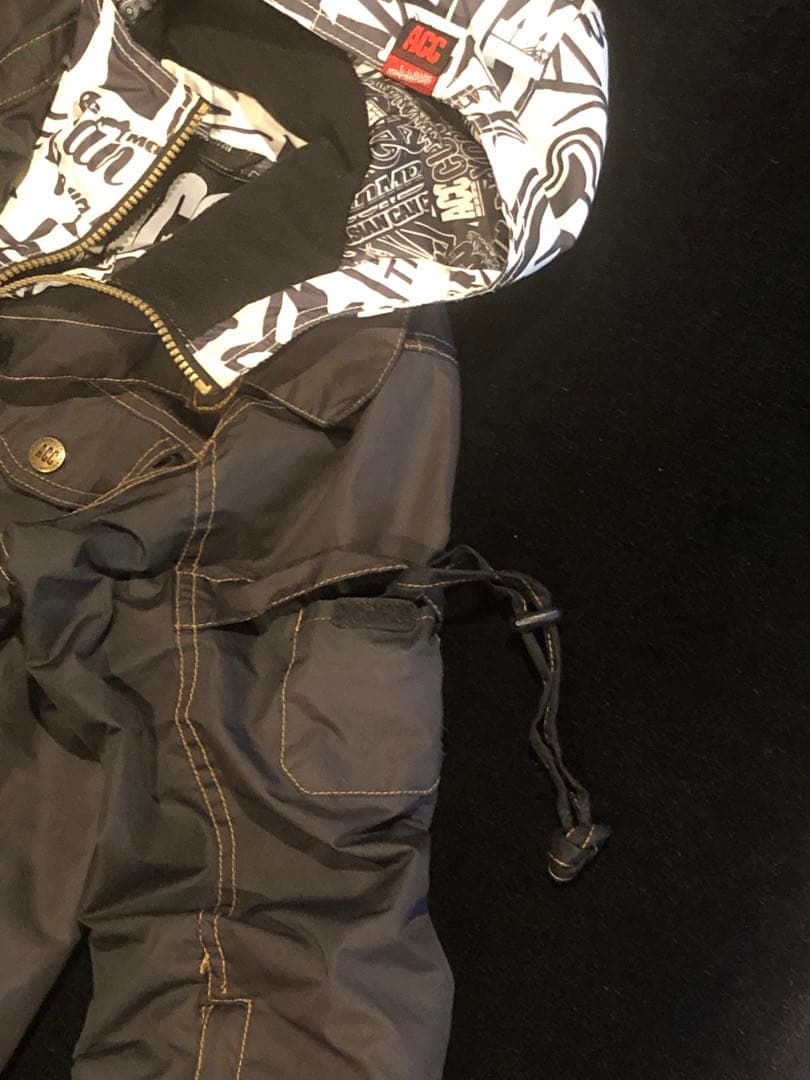 スキー　スノーボードウェア　140㎝ カッコ良すぎる！ ウェア上下 子供