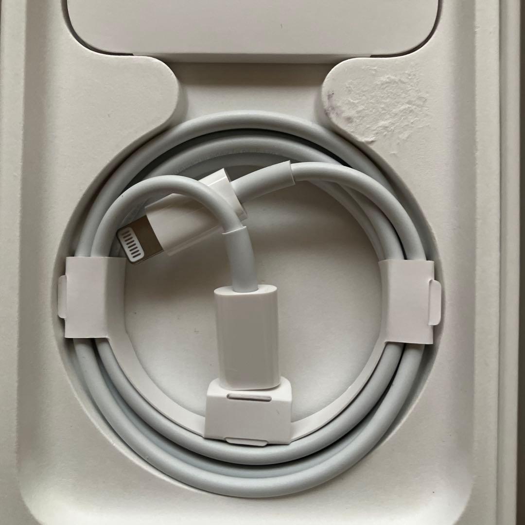 iPhone SE 第3世代 スターライト　SIMフリー　128GB 美品