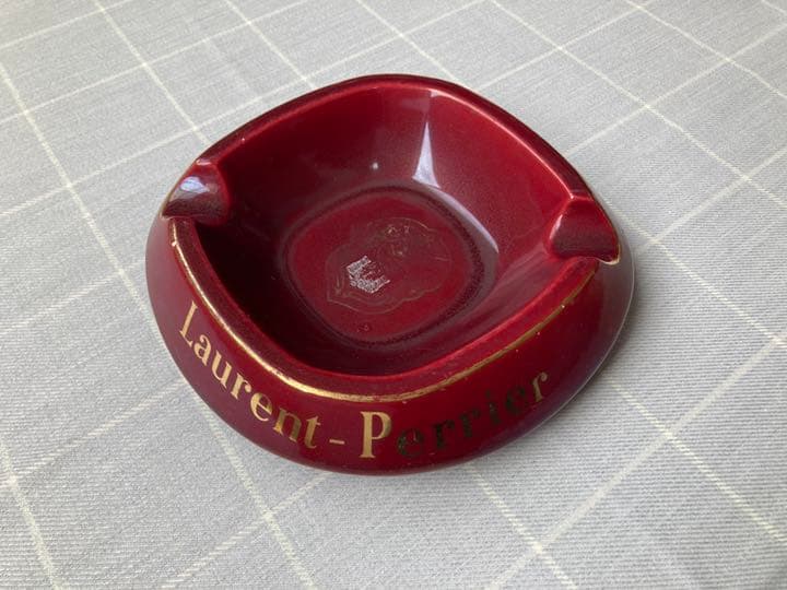 アンティーク　アッシュトレイ　Laurent-Perrier