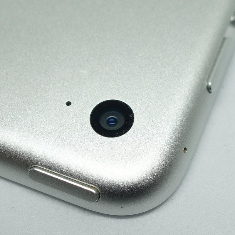 Apple iPad mini 4 128GB Wi-Fi シルバー