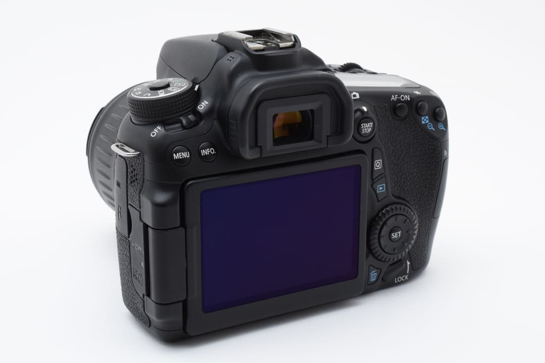 超美品 Canon EOS 70D Wi-Fi搭載 キャノン #8472