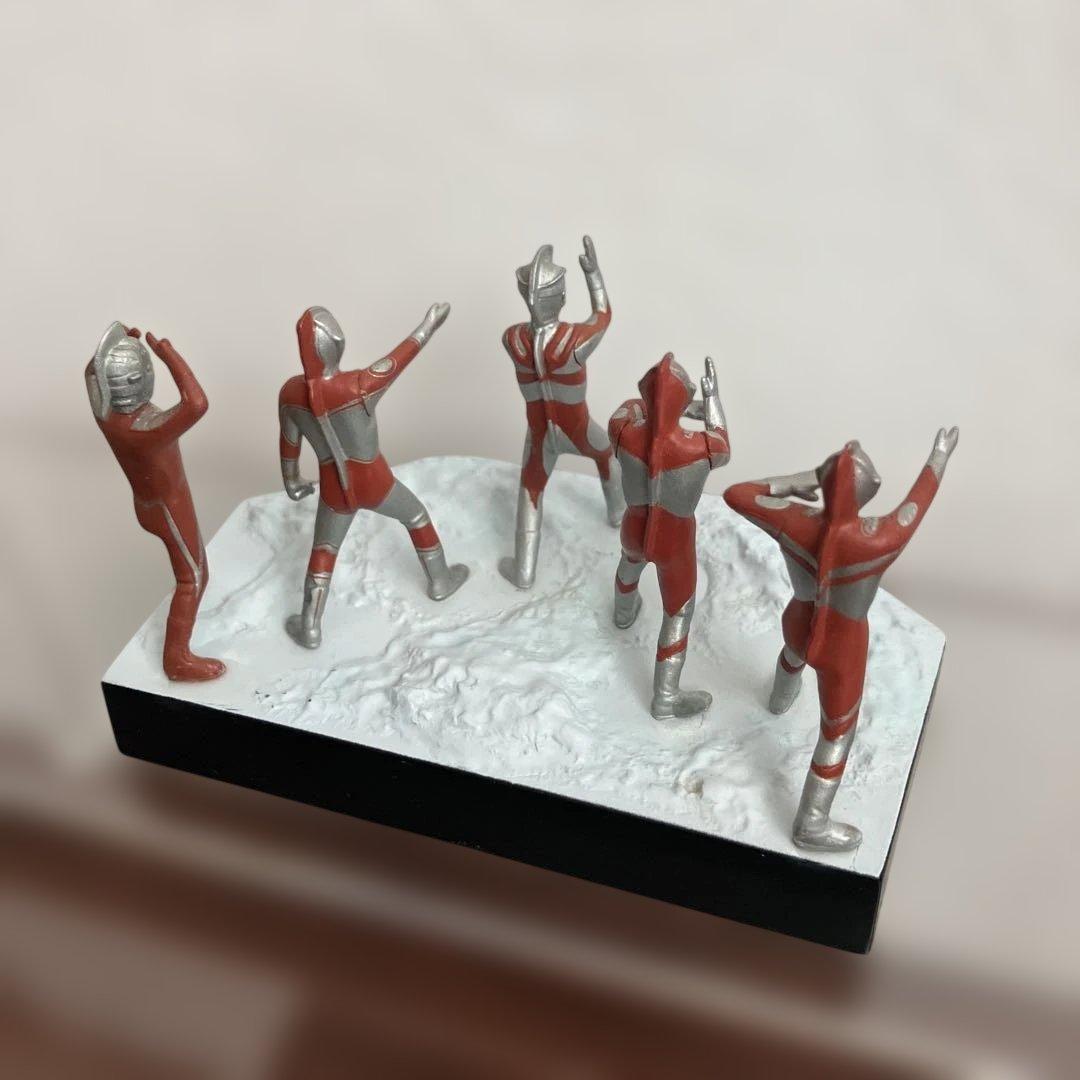 【ウルトラ怪獣戯画シリーズ 1/11迄最終価格】輝け！ウルトラ五兄弟 開封品