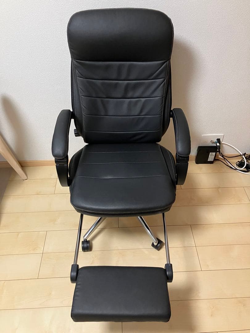 ニトリ　ワークチェア　リカルド　PUブレスレザー　黒　フットレスト付き